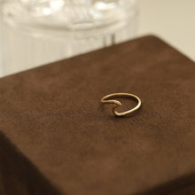 Load image into Gallery viewer, Gold Wave Ring