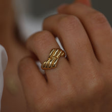 Load image into Gallery viewer, Geometric Croissant Ring