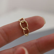 Load image into Gallery viewer, Thin Knot Chain Ring