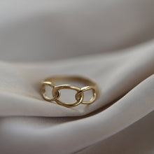 Load image into Gallery viewer, Thin Knot Chain Ring