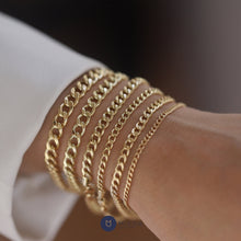 Load image into Gallery viewer, Curb Chain Bracelet