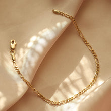 Load image into Gallery viewer, Thin Figaro Chain Bracelet