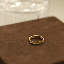 Load image into Gallery viewer, Thin Knot Curb Chain Ring