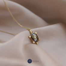 Load image into Gallery viewer, Tortoise Pendant Necklace