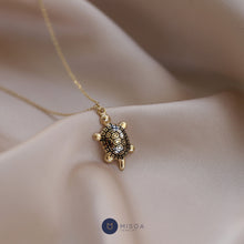 Load image into Gallery viewer, Tortoise Pendant Necklace