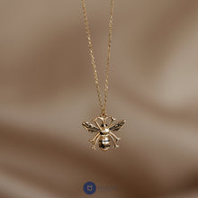 Load image into Gallery viewer, Wasp Pendant Necklace