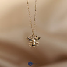 Load image into Gallery viewer, Wasp Pendant Necklace
