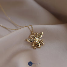 Load image into Gallery viewer, Wasp Pendant Necklace