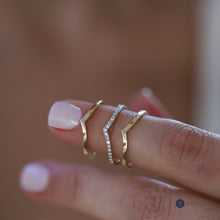 Load image into Gallery viewer, Pavé Diamond Wishbone Ring
