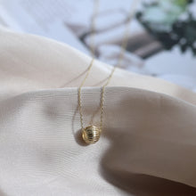 Load image into Gallery viewer, Bead Pendant Necklace