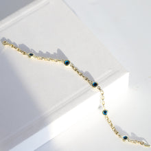Load image into Gallery viewer, Oval Link Chain Evil Eye Bracelet