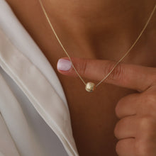 Load image into Gallery viewer, Bead Pendant Necklace