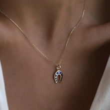 Load image into Gallery viewer, Gold Horseshoe Necklace