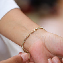Load image into Gallery viewer, Six Diamond 3mm Curb Chain Bracelet