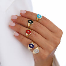 Load image into Gallery viewer, Gold Signet Ring