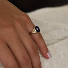 Load image into Gallery viewer, Gold Signet Ring
