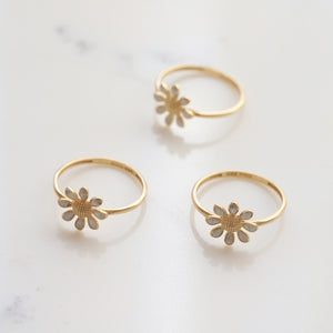 14K Gold Flower Ring, Gold Ring, Minimalist, Daisy Charm, Gift for Her, Mother's Day, Dainty Stacking Ring, Anniversary, Christmas Present