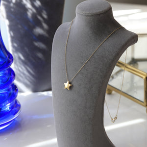 Gold Shining Star Necklace, 14K Gold Necklace, Minimal Invisible Chain Necklace, 3D Floating Star Pendant, Dainty Layering Necklace