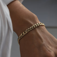 Load image into Gallery viewer, Chunky 5mm Curb Chain Bracelet
