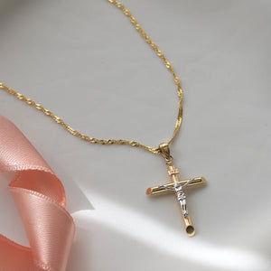 Cross Pendant Necklace on Singapore Chain