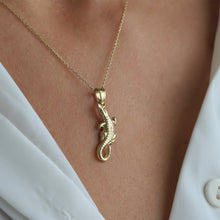 Load image into Gallery viewer, Alligator Necklace
