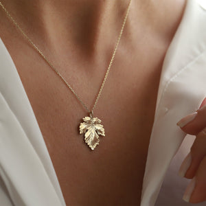 Leaf Pendant Necklace
