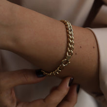 Load image into Gallery viewer, 7.85mm Round Curb Chain Bracelet
