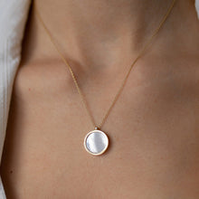 Load image into Gallery viewer, Round Mother of Pearl Necklace
