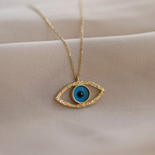 Load image into Gallery viewer, Antique Evil Eye Hammered Effect Pendant Necklace
