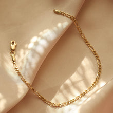 Load image into Gallery viewer, Thin Figaro Chain Bracelet
